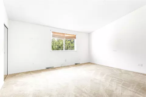 Bedroom - 836 Halifax Dr, Warwick, RI 02886 photo 1 of 3