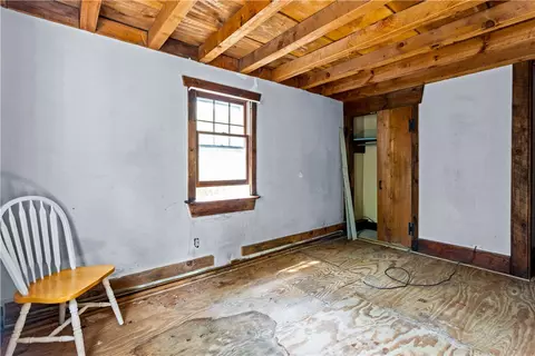 Bedroom - 227 Glen Rock Rd, Exeter, RI 02822 photo 4 of 6