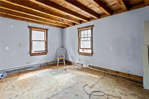 Bedroom - 227 Glen Rock Rd, Exeter, RI 02822 photo 1 of 6