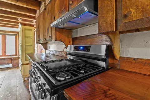 Kitchen - 227 Glen Rock Rd, Exeter, RI 02822 photo 2 of 3