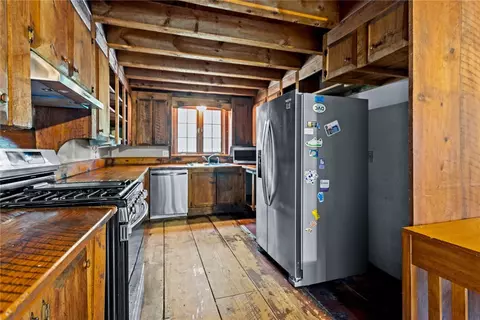 Kitchen - 227 Glen Rock Rd, Exeter, RI 02822 photo 3 of 3