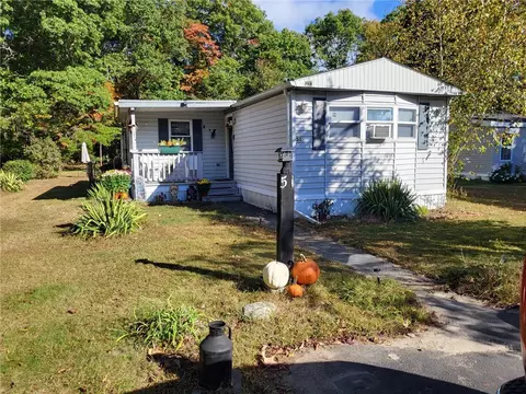 51 Airport Rd, Coventry, RI 02816