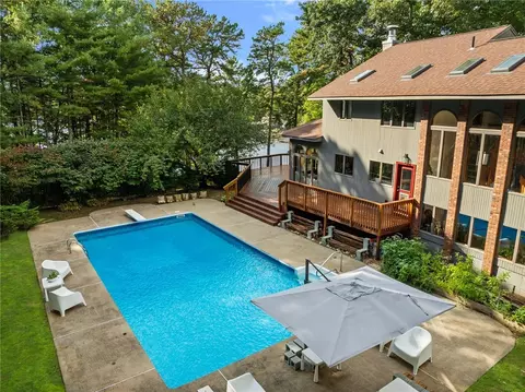 1605 Hill Farm Rd, Coventry, RI 02816