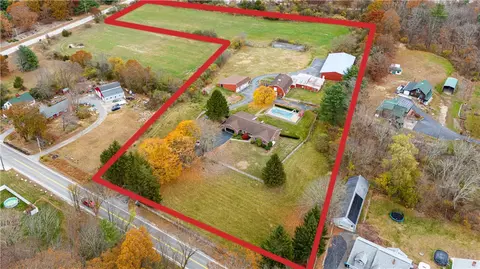 642 Greenville Rd, North Smithfield, RI 02896
