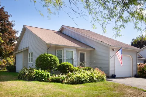 34 Valley Ln #34, Portsmouth, RI 02871