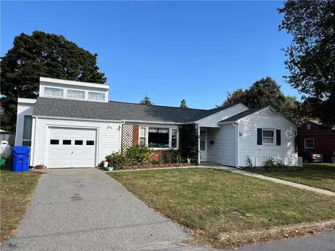 5 Robin Hood Dr, East Providence, RI 02915