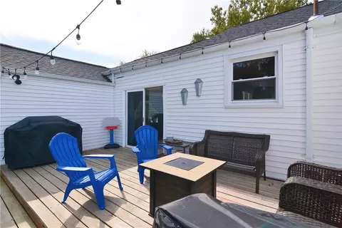 Exterior - 34 Spring Green Rd, Warwick, RI 02888 photo 4 of 6