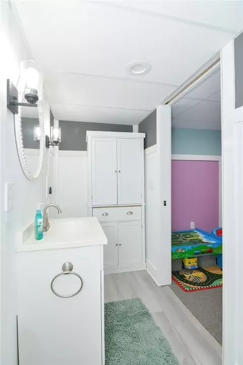 Bath - 34 Spring Green Rd, Warwick, RI 02888 photo 3 of 4