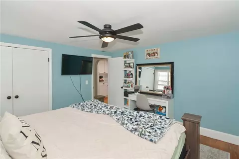 Bedroom - 34 Spring Green Rd, Warwick, RI 02888 photo 3 of 9