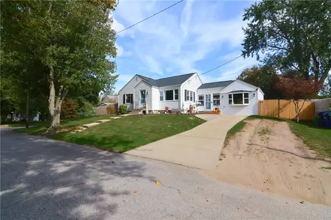 Exterior - 34 Spring Green Rd, Warwick, RI 02888 photo 2 of 6