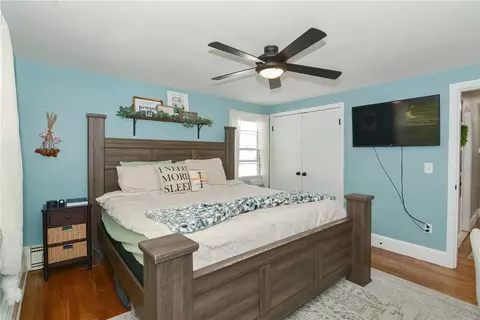 Bedroom - 34 Spring Green Rd, Warwick, RI 02888 photo 2 of 9