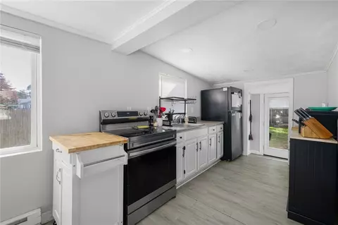 54 Pinehurst Ave, Warwick, RI 02889 photo 6