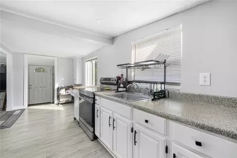 54 Pinehurst Ave, Warwick, RI 02889 photo 4