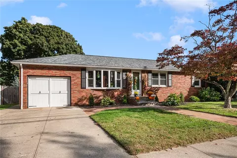 416 Budlong Rd, Cranston, RI 02920