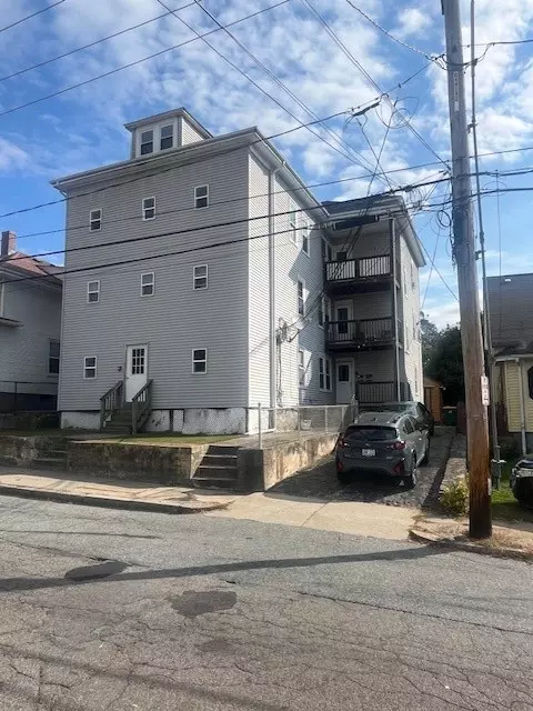 75 Winthrop St, Woonsocket, RI 02895