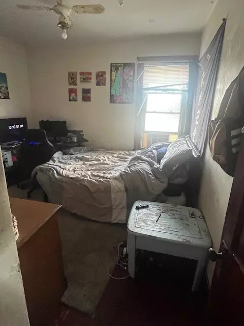 Bedroom - 75 Winthrop St, Woonsocket, RI 02895 photo 6 of 7
