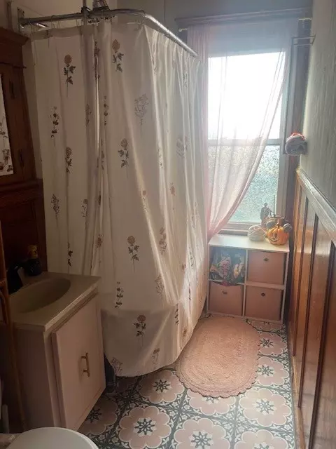 Bath - 75 Winthrop St, Woonsocket, RI 02895 photo 2 of 4