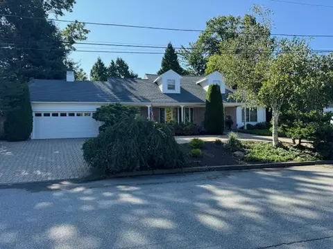 50 Surrey Dr, Cranston, RI 02920