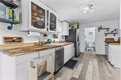 63 Pender Ave, Warwick, RI 02889 photo 9