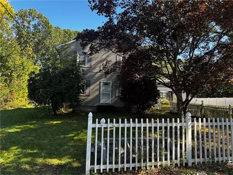 69 Garden St, Cumberland, RI 02864