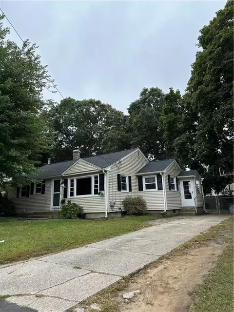 257 Sand Pond Rd, Warwick, RI 02888