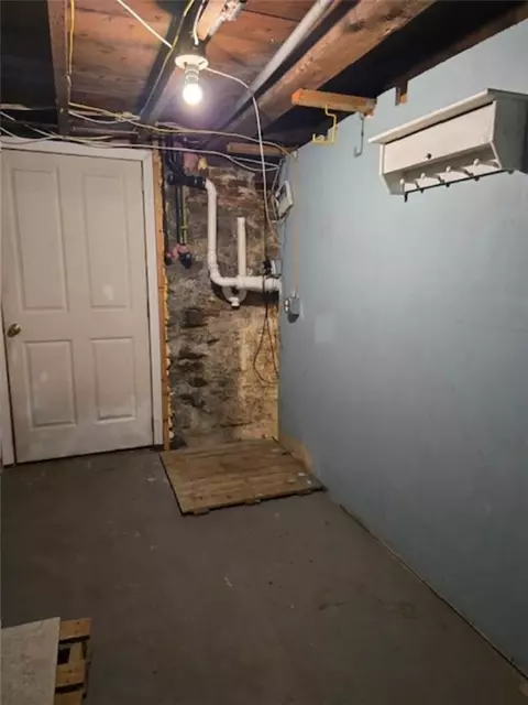 121 Cedar Ave, East Providence, RI 02915 photo 28
