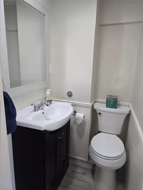 121 Cedar Ave, East Providence, RI 02915 photo 18