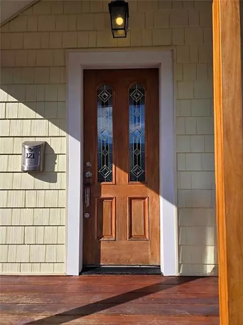 121 Cedar Ave, East Providence, RI 02915 photo 3
