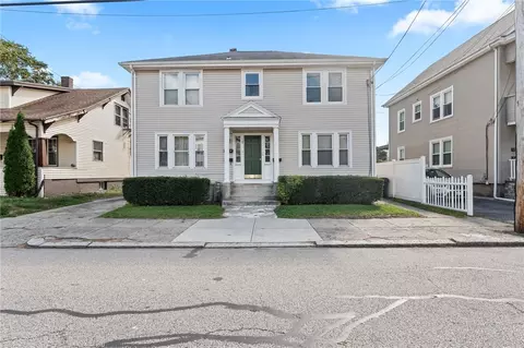 163 Robinson Ave, Pawtucket, RI 02861