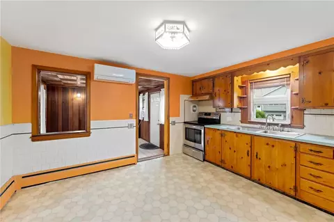 156 White Ave, Warwick, RI 02889 photo 8