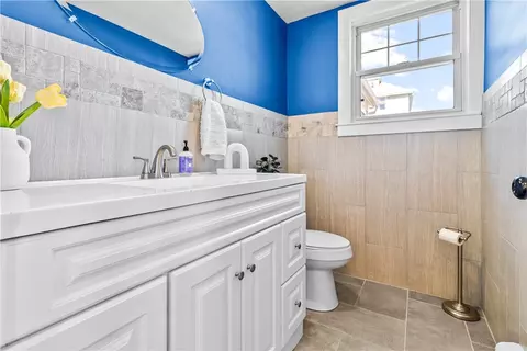59 St Simon St, Woonsocket, RI 02895 photo 11
