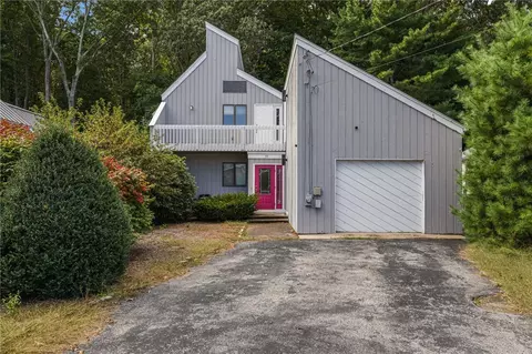 51 Overlook Dr, East Greenwich, RI 02818