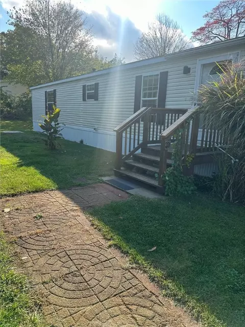 Exterior - 33 Hemlock Rd, Glocester, RI 02814 photo 2 of 2