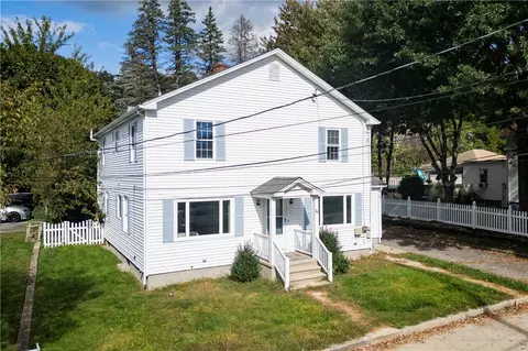 746 Elm St, Woonsocket, RI 02895