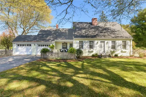 179 New Meadow Rd, Barrington, RI 02806