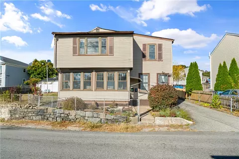 34 Carpenter St, Cumberland, RI 02864