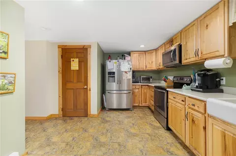 Kitchen - 46 Simmons Rd, Little Compton, RI 02837 photo 2 of 5