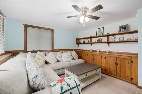 Living - 46 Simmons Rd, Little Compton, RI 02837 photo 5 of 5