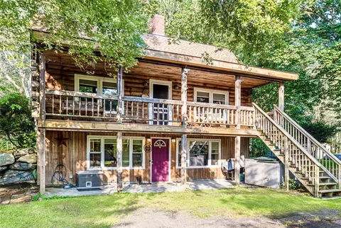 46 Simmons Rd, Little Compton, RI 02837