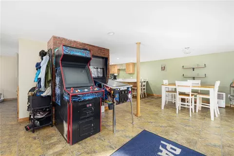 Entry Way - 46 Simmons Rd, Little Compton, RI 02837 photo 1 of 3