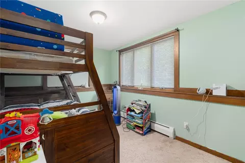Bedroom - 46 Simmons Rd, Little Compton, RI 02837 photo 8 of 9