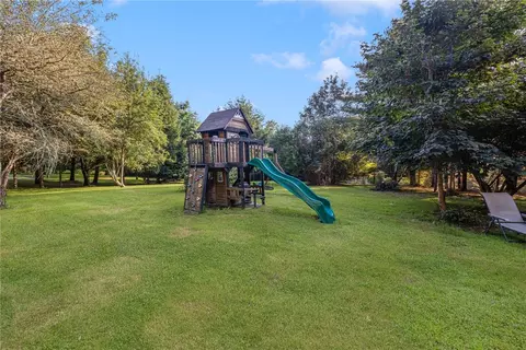 Exterior - 46 Simmons Rd, Little Compton, RI 02837 photo 6 of 9