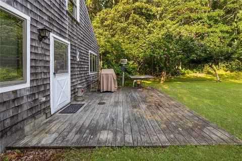 Exterior - 46 Simmons Rd, Little Compton, RI 02837 photo 2 of 9