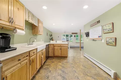 Kitchen - 46 Simmons Rd, Little Compton, RI 02837 photo 4 of 5