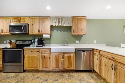 Kitchen - 46 Simmons Rd, Little Compton, RI 02837 photo 1 of 5