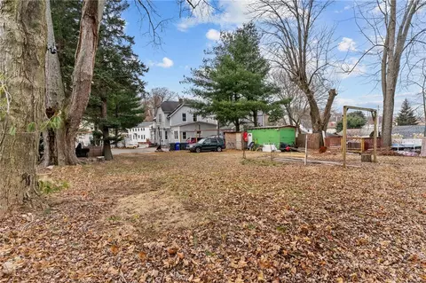 243 Killingly St, Providence, RI 02909 photo 22