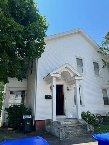 17 Johnson St, Pawtucket, RI 02861