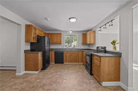 Kitchen - 3701 Post Rd, South Kingstown, RI 02879 photo 4 of 6
