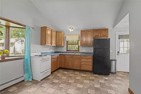 Kitchen - 3701 Post Rd, South Kingstown, RI 02879 photo 5 of 6
