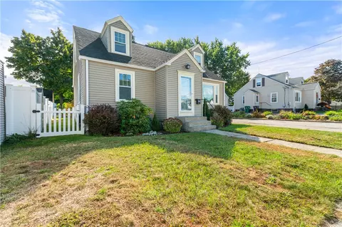 104 Beech St, Woonsocket, RI 02895